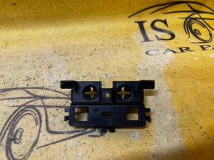 WSPORNIK MOCOWANIE UCHWYT WZMACNIACZA ANTENY RENAULT CAPTUR I PRZEDLIFT