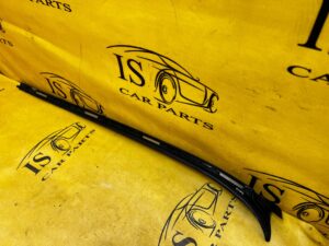 LISTWA SZYBY CZOŁOWEJ PRZÓD PRAWY MERCEDES GLS X166