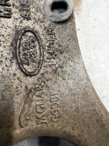 WAHACZ TYŁ LEWY RANGE ROVER VELAR L560