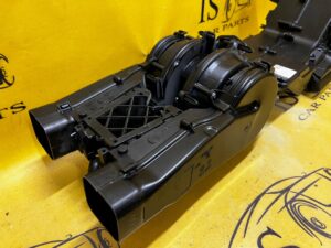 NAGRZEWNICA DMUCHAWA KLIMATYZACJI TYŁ AUDI A8 D5