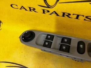 PRZYCISK PRZEŁĄCZNIK SZYBY DRZWI PRZÓD PRZEDNI LEWY RENAULT ZOE I Z.E.