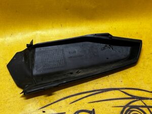 USZCZELKA LISTWY PRAWY TYŁ RANGE ROVER VOGUE L405