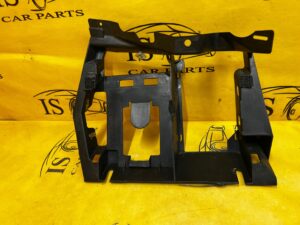 MOCOWANIE WSPORNIK SKRZYNKI BEZPIECZNIKÓW CHEVROLET CORVETTE C5 97-04