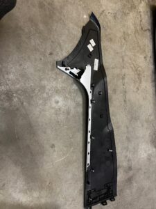 TAPICERKA BOCZEK LISTWA TUNELU ŚRODKOWEGO LEWA JAGUAR XE X760 XF X260