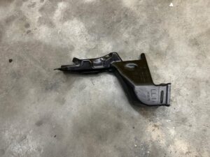 KANAŁ TUNEL NAWIEWU POWIETRZA NA NOGI PRZÓD LEWY PORSCHE MACAN 95B LHD