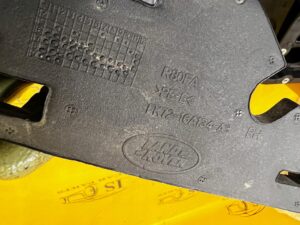 PIANKA LISTWY BŁOTNIKA TYŁ PRAWY LAND ROVER DISCOVERY SPORT V L550 LIFT