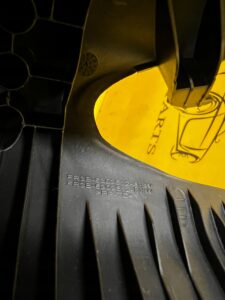 POSZYCIE OSŁONA OBUDOWA SŁUPKA PRZÓD A PRAWY FORD MUSTANG VI