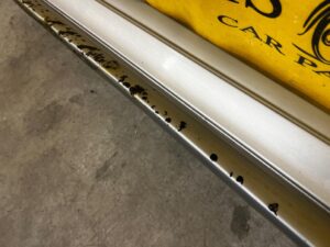 LISTWA NAKŁADKA PROGOWA PRÓG LEWA LEWY MERCEDES C-KLASA W206 AMG 7922 922
