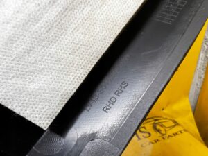 OSŁONA BOCZEK TUNELU PRAWA FORD KUGA MK3 UK RHD