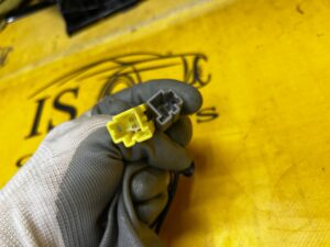 BLOKADA ZAPINKA PASA BEZPIECZEŃSTWA TYŁ TYLNA RANGE ROVER VELAR L560