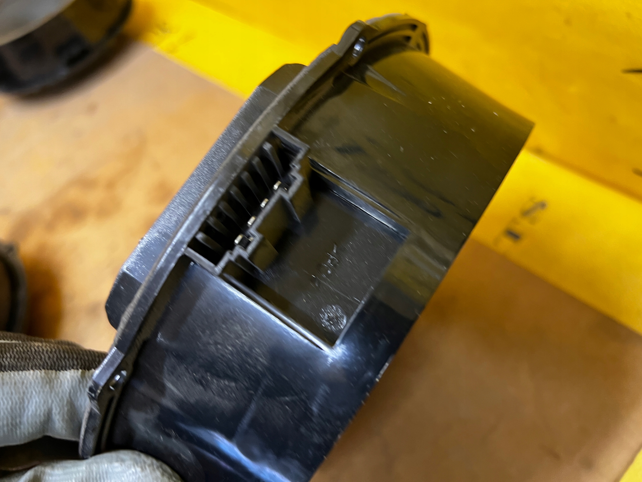 GŁOŚNIK DRZWI TYŁ VOLKSWAGEN VW TOUAREG 7P