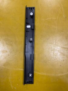 LEWA OSŁONA LISTWA PROGOWA DRZWI FORD KUGA MK2