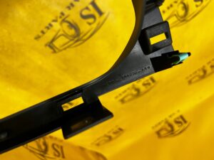 OSŁONA OBUDOWA DASZEK LICZNIKA ZEGARÓW DESKI KONSOLI FORD BRONCO 21-