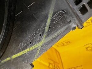 USZCZELKA DRZWI SZYB KAROSERII GÓRNA TYŁ LEWA 4 DRZWI FORD BRONCO 21-