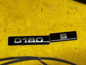 EMBLEMAT OZNACZENIE SILNIKA D180 S LR RANGE ROVER EVOQUE II L551