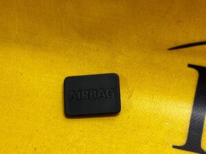 OSŁONA PLASTIK ZAŚLEPKA AIRBAG LR DISCOVERY V L550