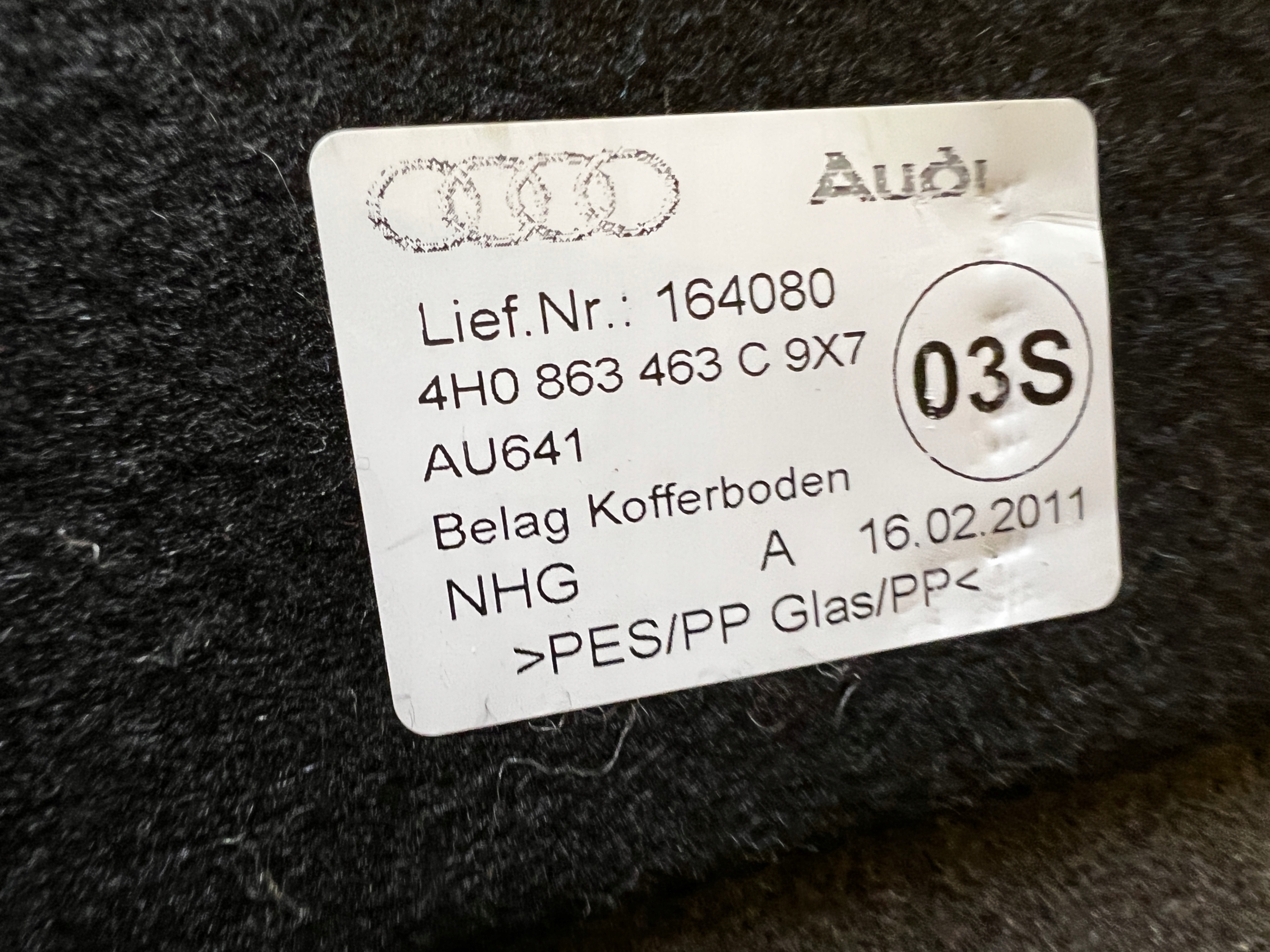 WYKŁADZINA PODŁOGA BAGAŻNIKA AUDI A8 D4 9X7