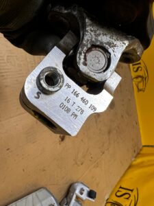 KRZYŻAK DRĄŻEK PRZEGUB ŁĄCZNIK KOLUMNY KIEROWNICZEJ MERCEDES GLS X166