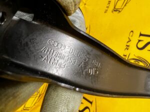 WSPORNIK MOCOWANIE DESKI ROZDZIELCZEJ KONSOLI AUDI A8 D4 4H