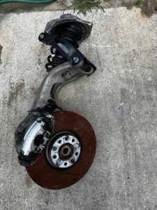 NOGA ZWROTNICA AMORTYZATOR MCPHERSON PRZÓD LEWY PEUGEOT 508 I 2.0 2.2 HDI