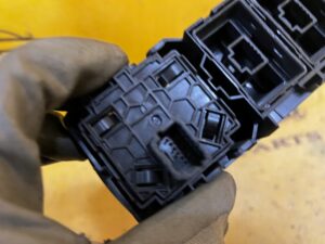 PRZEŁĄCZNIKA REGULACJA ŚWIATEŁ RENAULT KADJAR