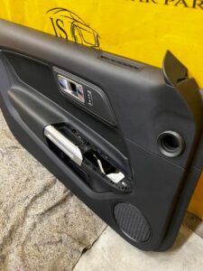 BOCZEK TAPICERKA DRZWI LEWY PRZÓD FORD MUSTANG VI 2017R USA