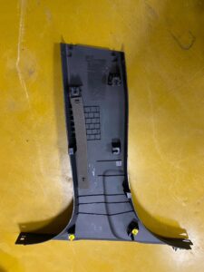 OSŁONA DOLNA SŁUPKA B PRAWA 5D FORD FIESTA MK8