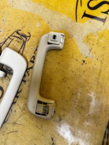 KOMPLET RĄCZKA RĄCZKI UCHWYTY UCHWYT PODSUFITKI AUDI A8 D4 4H