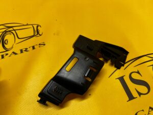 UCHWYT MOCOWANIE POSZYCIA SŁUPKA ŚRODKOWEGO B PRAWY PRAWE AUDI SQ7 Q7 4M0