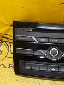 PANEL PRZICISKI STEROWANIA RADIEM RADIO INFINITI Q30