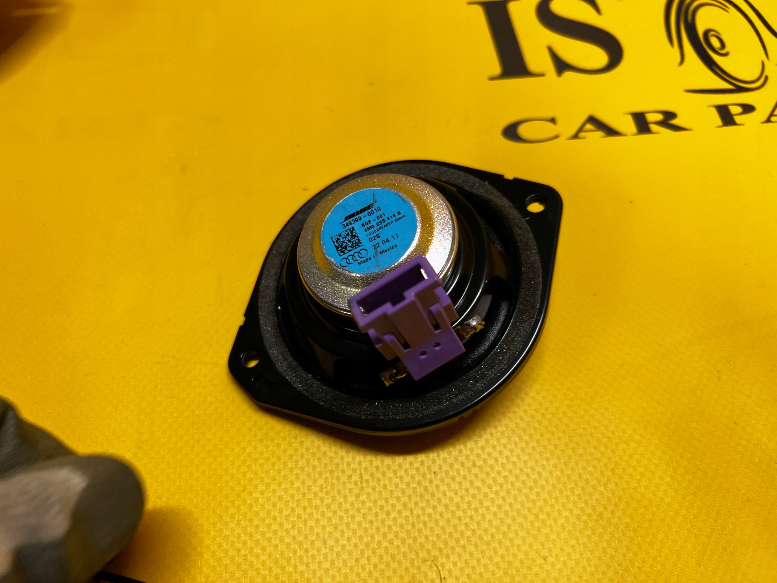 GŁOŚNIK DESKI KONSOLI PULPITU BOSE AUDI Q7 SQ7 4M0