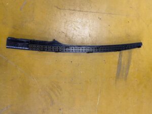 PRAWA KRATKA NAWIEWU PODSZYBIA DESKI INFINITI Q30