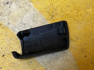 OSŁONA ZAŚLEPKA LEWEGO UCHWYTU DRZWI PORSCHE CAYENNE 9Y3 9Y0 COUPE HYBRID