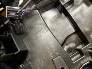 PODŁOKIETNIK SCHOWEK TUNEL ŚRODKOWY FORD ESCAPE MK4