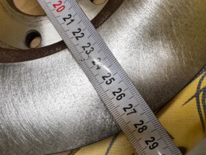 KOMPLET TARCZE KLOCKI HAMULCOWE PRZÓD FORD PUMA II MK2 1.0 ECOBOOST