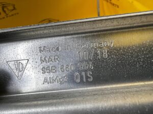 WSPORNIK UCHWYT MOCOWANIE DESKI KONSOLI PRAWY PORSCHE MACAN 95B