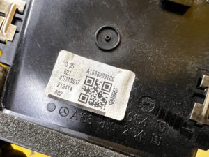 KRATKA NAWIEWU ZEWNETRZNA LEWA DESKI KONSOLI MERCEDES GLS X166