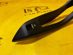 PANEL PRZEŁĄCZNIK SZYBY DRZWI PRZÓD PRAWY FORD FIESTA MK8 EU