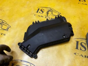 PUSZKA SKRZYNKA OBUDOWA BEZPIECZNIKÓW PORSCHE MACAN 95B