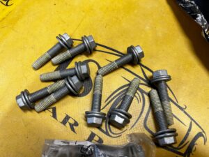 4 X ŚRUBA USZTYWNIENIE NADWOZIA BMW 5 F10 X5 E70 F15 X6 E71 F16 NOWA OEM