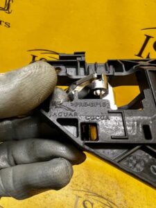 KLAMKA WEWNĘTRZNA DRZWI PRZÓD PRZEDNIE PRAWE PRAWY JAGUAR XJ VII X351