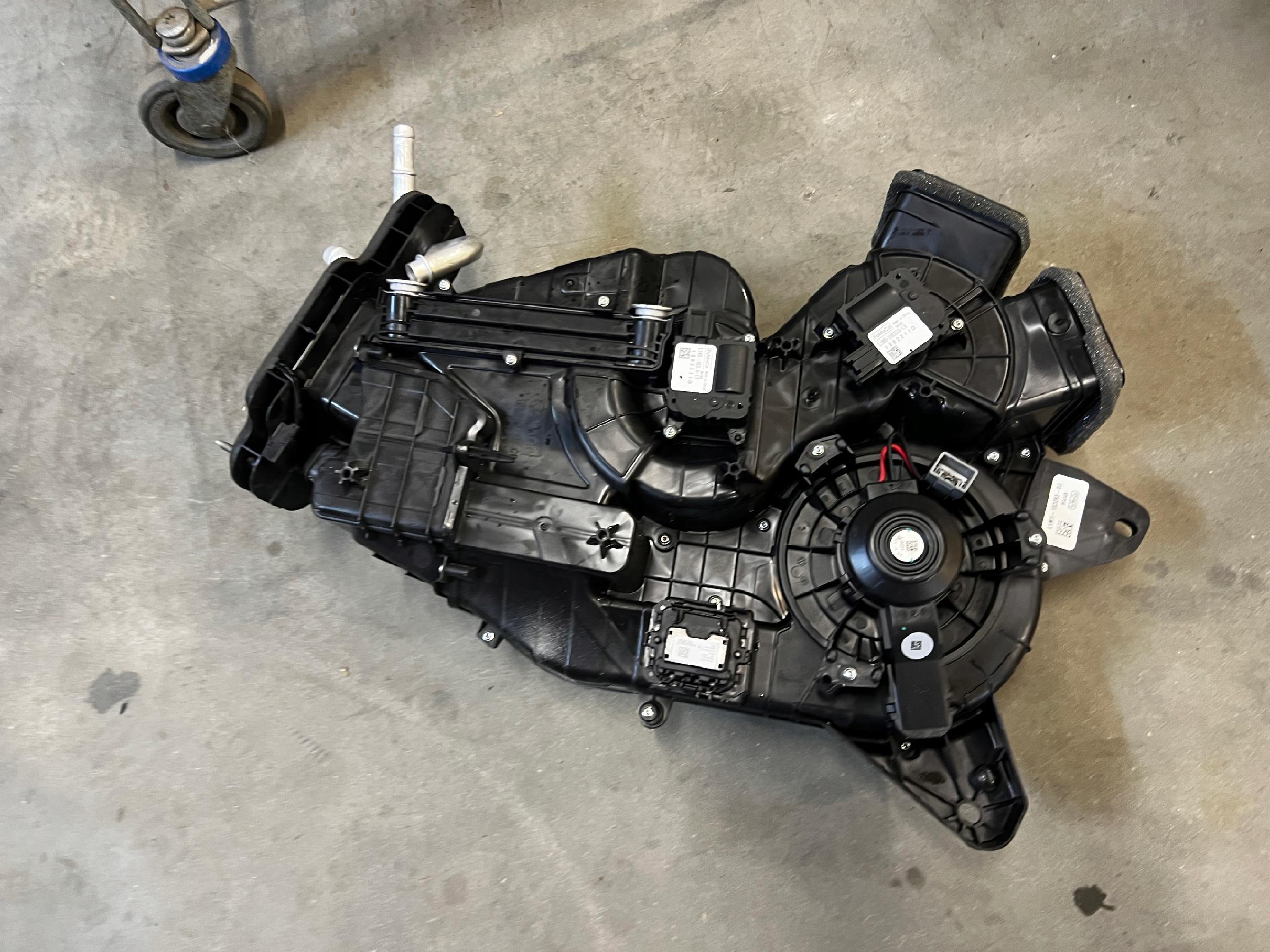 KOMPLETNA NAGRZEWNICA DMUCHAWA KLIMATYZACJI TYŁ FORD EXPLORER VI MK6