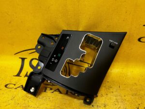 OSŁONA DEKOR WYBIERAKA SKRZYNI BIEGÓW TUNELU LEXUS RX 450H III 3 AL10