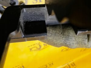 OSŁONA ZAŚLEPKA SZYNY PROWADNICY FOTELA PRAWA LAND ROVER DISCOVERY 5 V L462