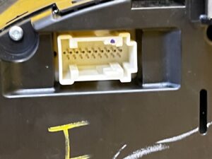 LICZNIK ZEGARY INFINITI Q30 BENZYNA ANGLIK