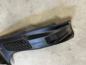 ZAŚLEPKA OSŁONA BOCZEK BAGAŻNIKA KRATKA LEWA LAND ROVER DISCOVERY 5 V L462