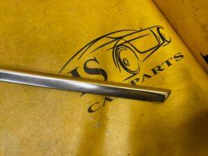 LISTWA KAROSERYJNA BŁOTNIKA TYŁ PRAWY MERCEDES CLS W218 SHOOTING BRAKE