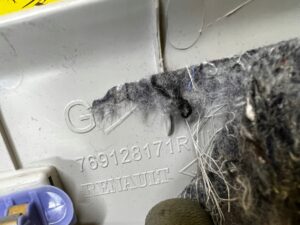 POSZYCIE OSŁONA OBUDOWA SŁUPKA PRZÓD A LEWY RENAULT SCENIC IV