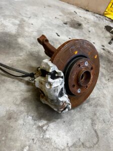 ZWROTNICA PIASTA ZACISK PRZÓD LEWY LEWA DACIA SANDERO II