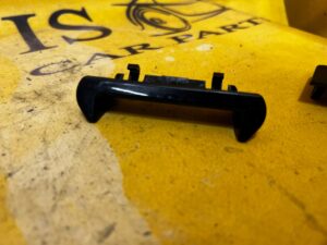 OSŁONA PROWADNICY PASA MERCEDES A KLASA W177